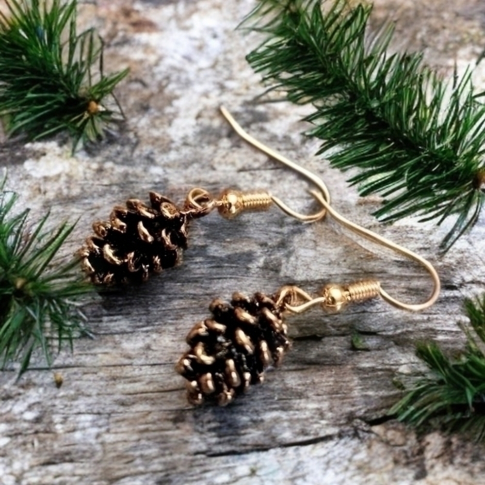 ANTHROPOLOGIE GOLDEN PINECONE DROP EARRINGS